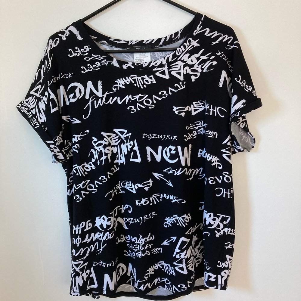 BRAND NEW XXXX Corp. XL Blk/Wht GRAFFITI Shirt